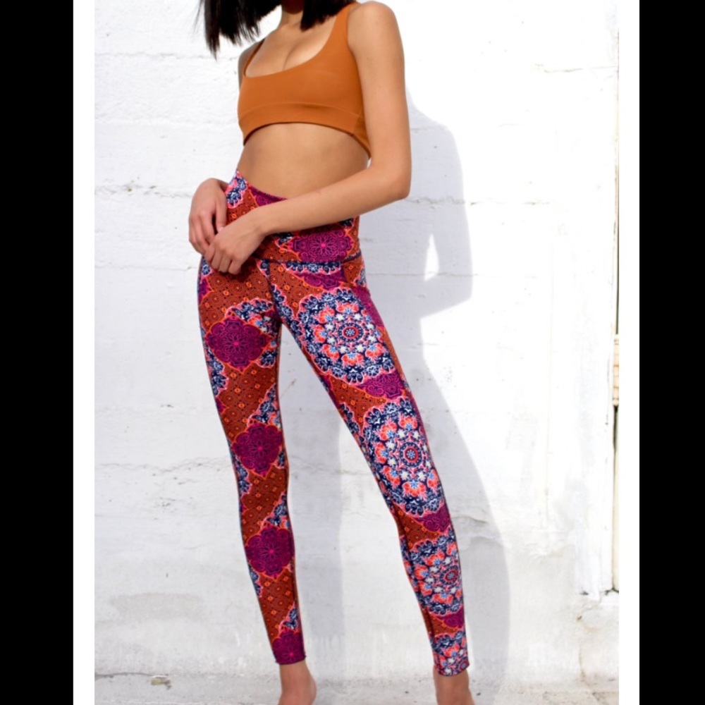 Yoga Pants - Daughters of Culture size M/L